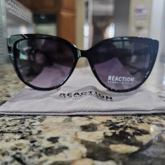 Kenneth Cole | Accessories | Kenneth Cole Womens Tortoise  display picture 1